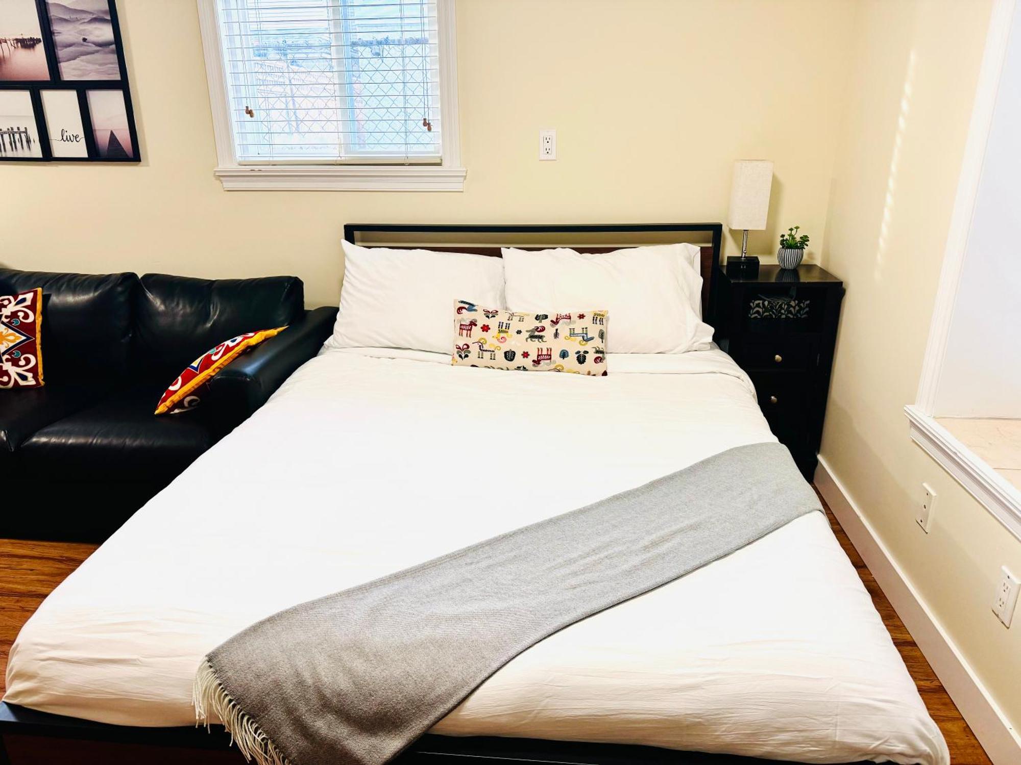 Cozy 2 Beds Spacious Rooms,Close To Transit Vancouver Buitenkant foto