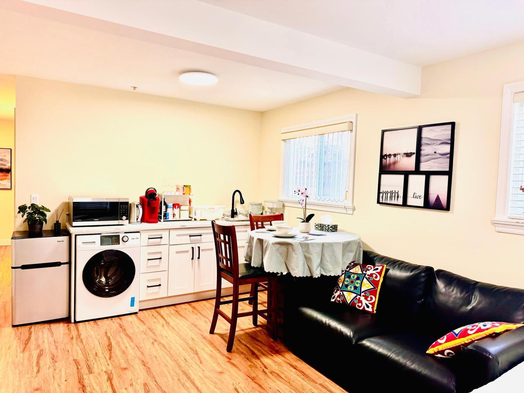 Cozy 2 Beds Spacious Rooms,Close To Transit Vancouver Buitenkant foto